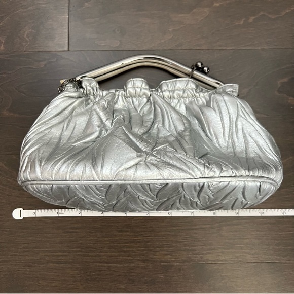 Retro Silver Crinkle Chain Shoulder Bag - Picture 6 of 8